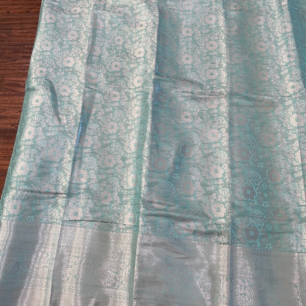 Turquoise Floral Jacquard saree